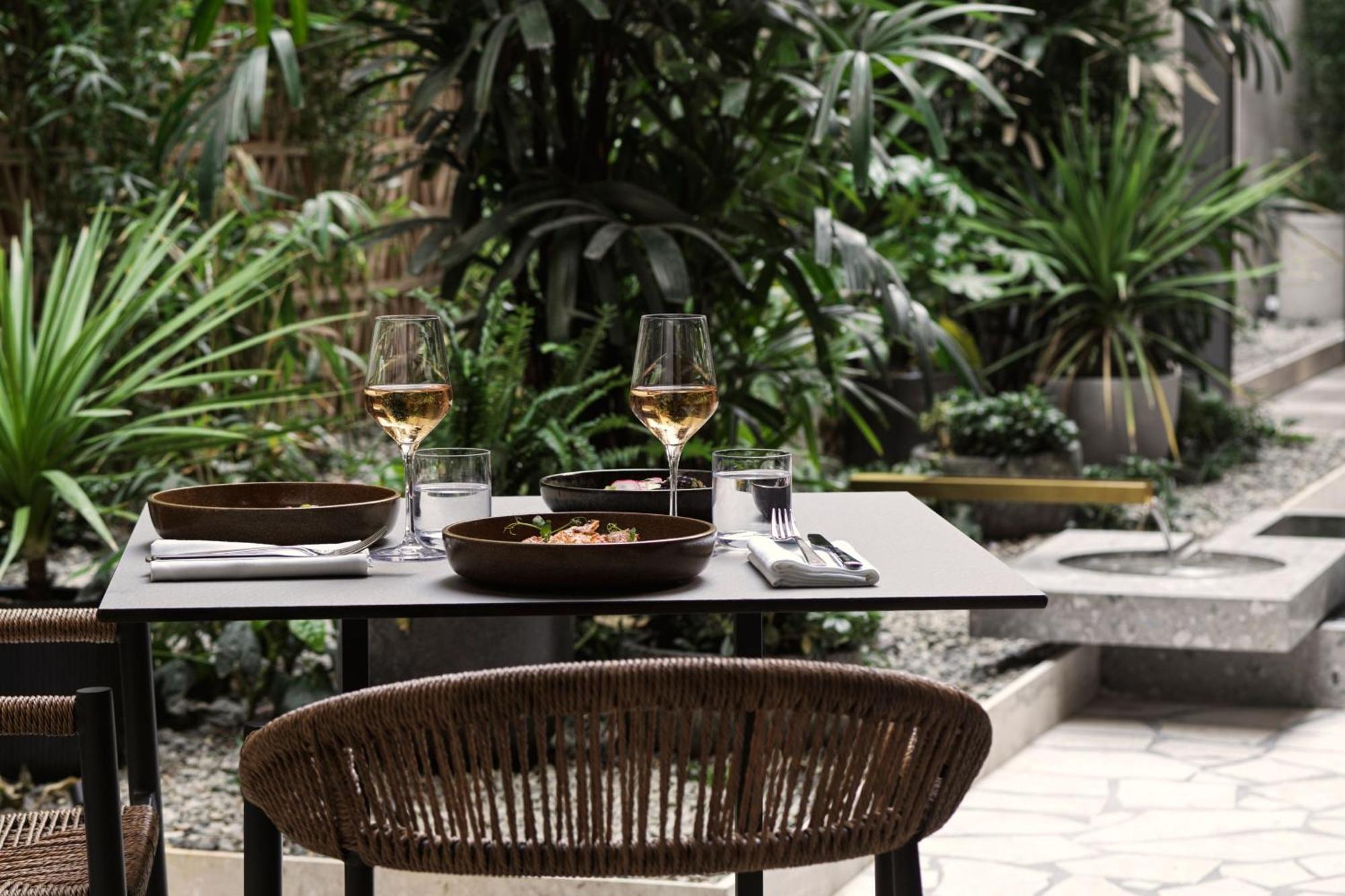 Monasty, Thessaloniki, Autograph Collection Hotel Buitenkant foto The restaurant's garden