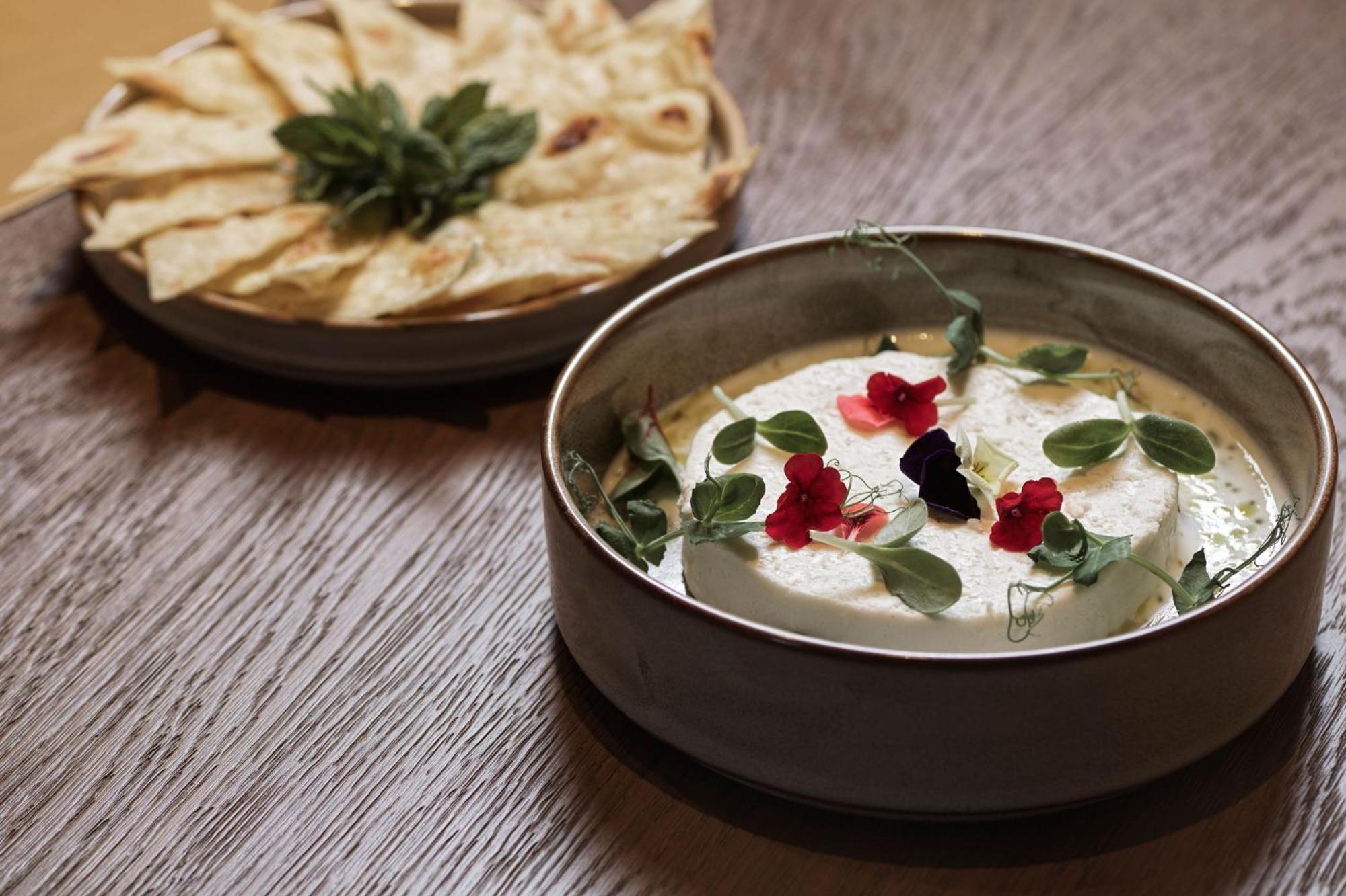 Monasty, Thessaloniki, Autograph Collection Hotel Buitenkant foto Labneh with olive oil and mint