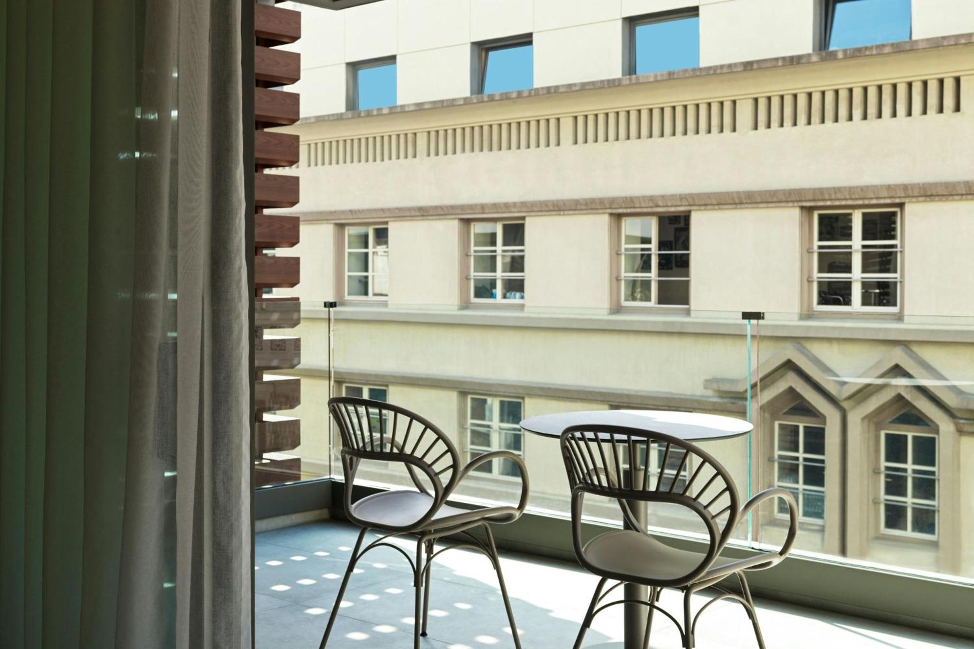 Monasty, Thessaloniki, Autograph Collection Hotel Buitenkant foto A balcony at the hotel